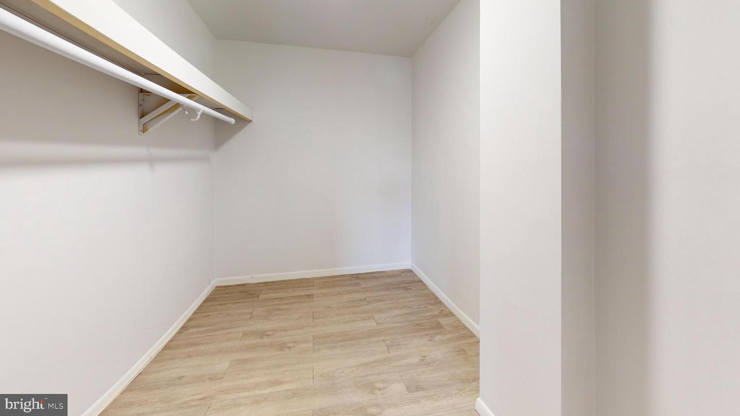 4600 DUKE ST #512, ALEXANDRIA, Virginia 22304, 1 Bedroom Bedrooms, ,1 BathroomBathrooms,Residential,For sale,4600 DUKE ST #512,VAAX2045282 MLS # VAAX2045282