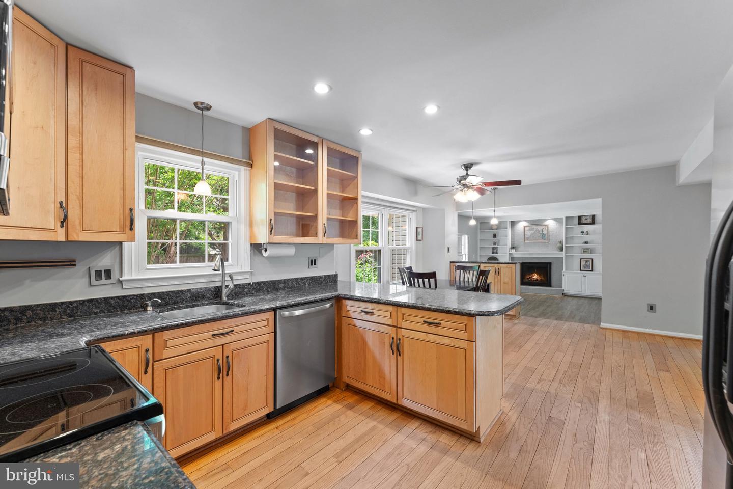 3206 RAVENSCRAIG CT, HERNDON, Virginia 20171, 4 Bedrooms Bedrooms, ,2 BathroomsBathrooms,Residential,For sale,3206 RAVENSCRAIG CT,VAFX2240730 MLS # VAFX2240730