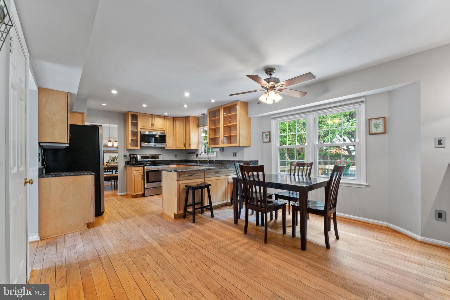 3206 RAVENSCRAIG CT, HERNDON, Virginia 20171, 4 Bedrooms Bedrooms, ,2 BathroomsBathrooms,Residential,For sale,3206 RAVENSCRAIG CT,VAFX2240730 MLS # VAFX2240730