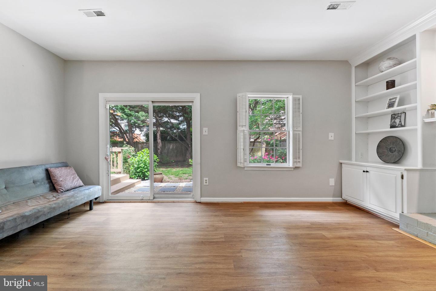 3206 RAVENSCRAIG CT, HERNDON, Virginia 20171, 4 Bedrooms Bedrooms, ,2 BathroomsBathrooms,Residential,For sale,3206 RAVENSCRAIG CT,VAFX2240730 MLS # VAFX2240730
