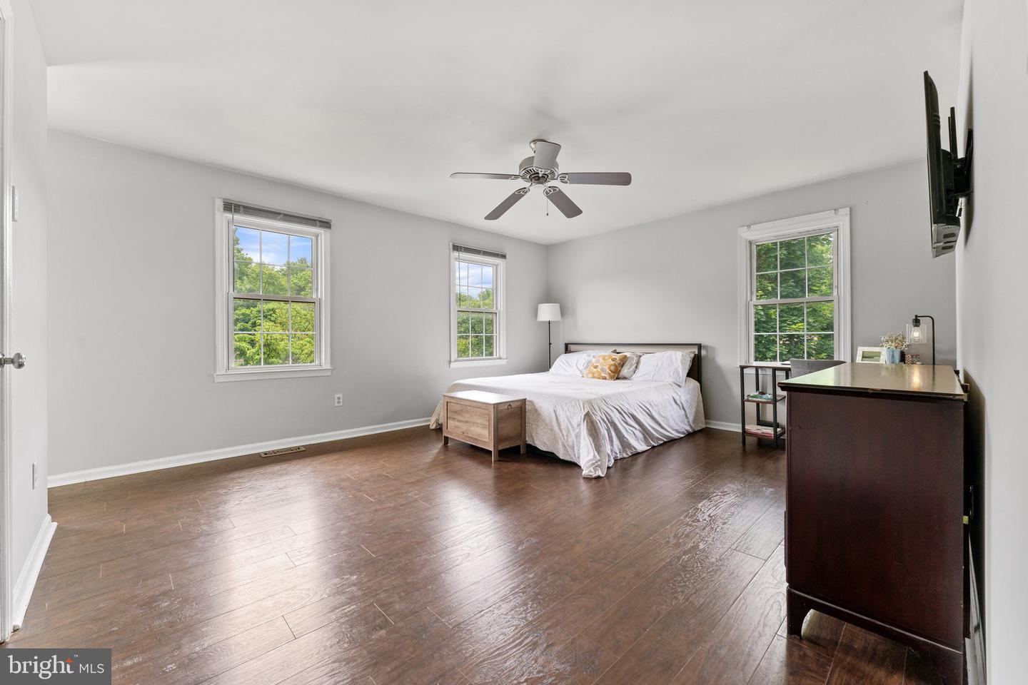 3206 RAVENSCRAIG CT, HERNDON, Virginia 20171, 4 Bedrooms Bedrooms, ,2 BathroomsBathrooms,Residential,For sale,3206 RAVENSCRAIG CT,VAFX2240730 MLS # VAFX2240730