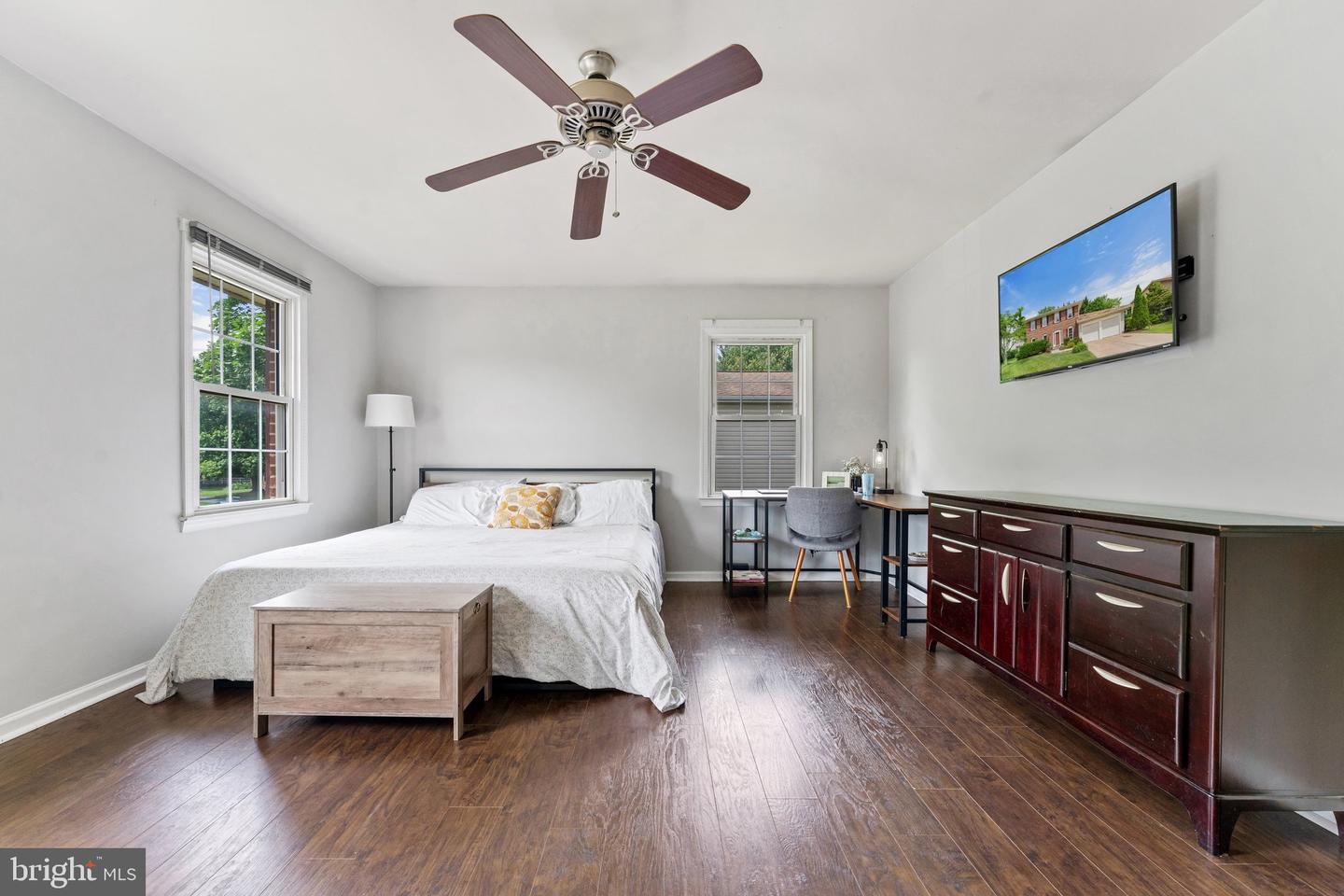 3206 RAVENSCRAIG CT, HERNDON, Virginia 20171, 4 Bedrooms Bedrooms, ,2 BathroomsBathrooms,Residential,For sale,3206 RAVENSCRAIG CT,VAFX2240730 MLS # VAFX2240730