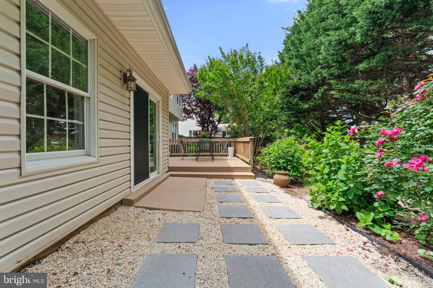 3206 RAVENSCRAIG CT, HERNDON, Virginia 20171, 4 Bedrooms Bedrooms, ,2 BathroomsBathrooms,Residential,For sale,3206 RAVENSCRAIG CT,VAFX2240730 MLS # VAFX2240730