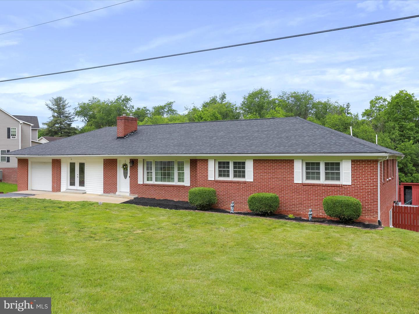210 JACKSON AVE, NEW MARKET, Virginia 22844, 5 Bedrooms Bedrooms, ,4 BathroomsBathrooms,Residential,For sale,210 JACKSON AVE,VASH2011456 MLS # VASH2011456