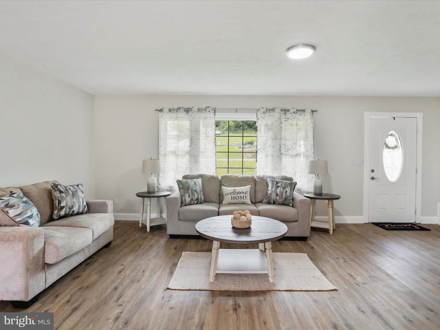210 JACKSON AVE, NEW MARKET, Virginia 22844, 5 Bedrooms Bedrooms, ,4 BathroomsBathrooms,Residential,For sale,210 JACKSON AVE,VASH2011456 MLS # VASH2011456