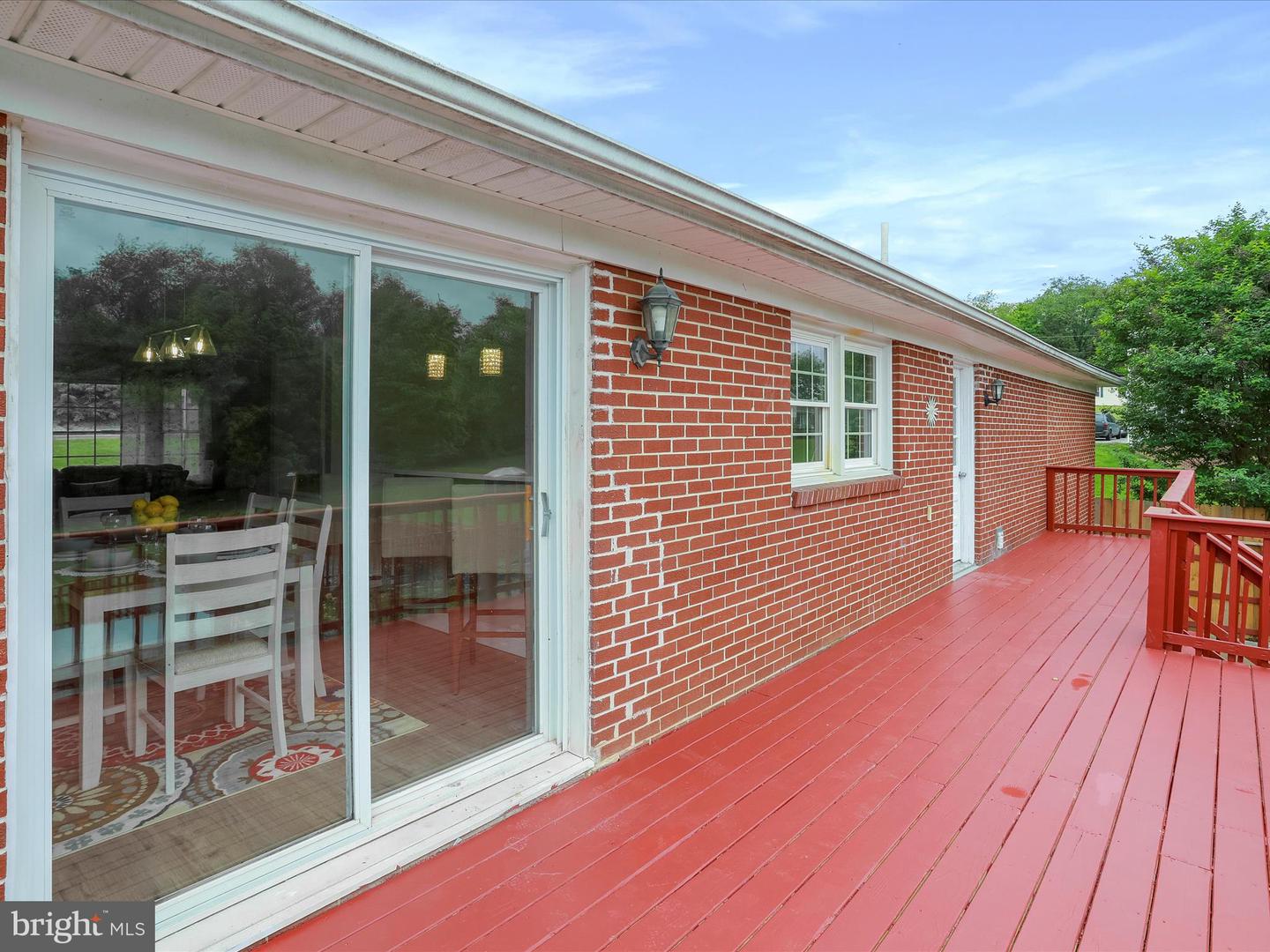 210 JACKSON AVE, NEW MARKET, Virginia 22844, 5 Bedrooms Bedrooms, ,4 BathroomsBathrooms,Residential,For sale,210 JACKSON AVE,VASH2011456 MLS # VASH2011456