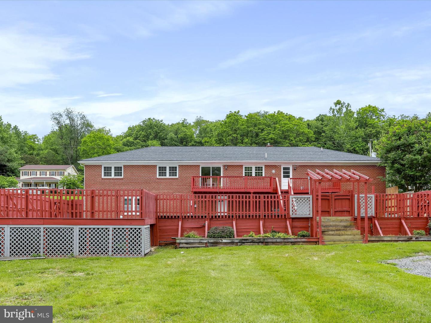 210 JACKSON AVE, NEW MARKET, Virginia 22844, 5 Bedrooms Bedrooms, ,4 BathroomsBathrooms,Residential,For sale,210 JACKSON AVE,VASH2011456 MLS # VASH2011456