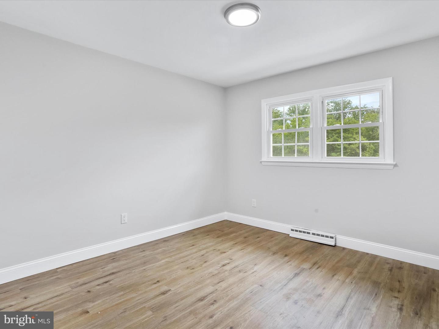 210 JACKSON AVE, NEW MARKET, Virginia 22844, 5 Bedrooms Bedrooms, ,4 BathroomsBathrooms,Residential,For sale,210 JACKSON AVE,VASH2011456 MLS # VASH2011456