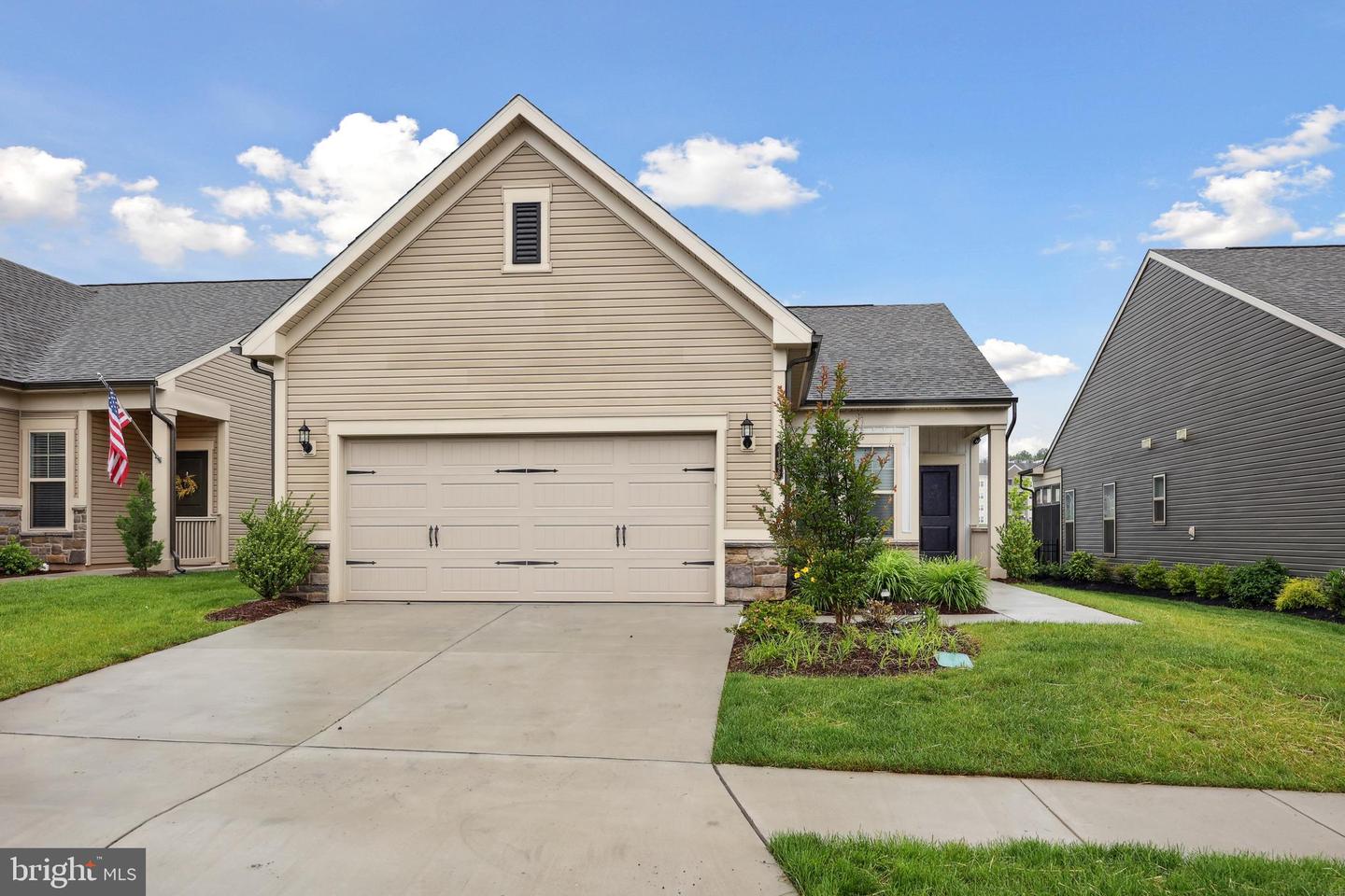 21792 HAWKSBILL HIGH CIR, STERLING, Virginia 20164, 2 Bedrooms Bedrooms, ,2 BathroomsBathrooms,Residential,For sale,21792 HAWKSBILL HIGH CIR,VALO2096502 MLS # VALO2096502