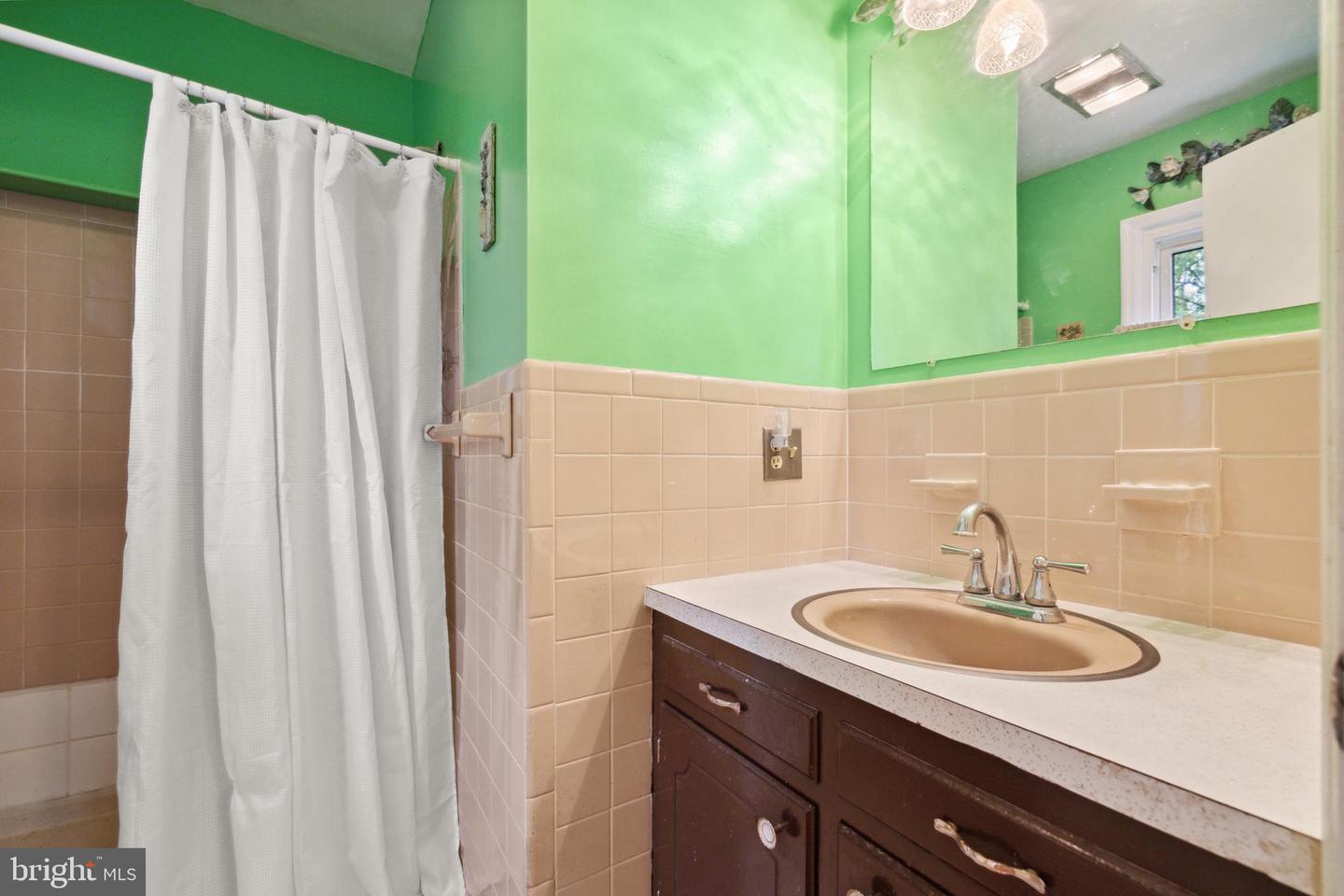 350 POORHOUSE RD, WINCHESTER, Virginia 22603, 3 Bedrooms Bedrooms, ,2 BathroomsBathrooms,Residential,For sale,350 POORHOUSE RD,VAFV2034196 MLS # VAFV2034196