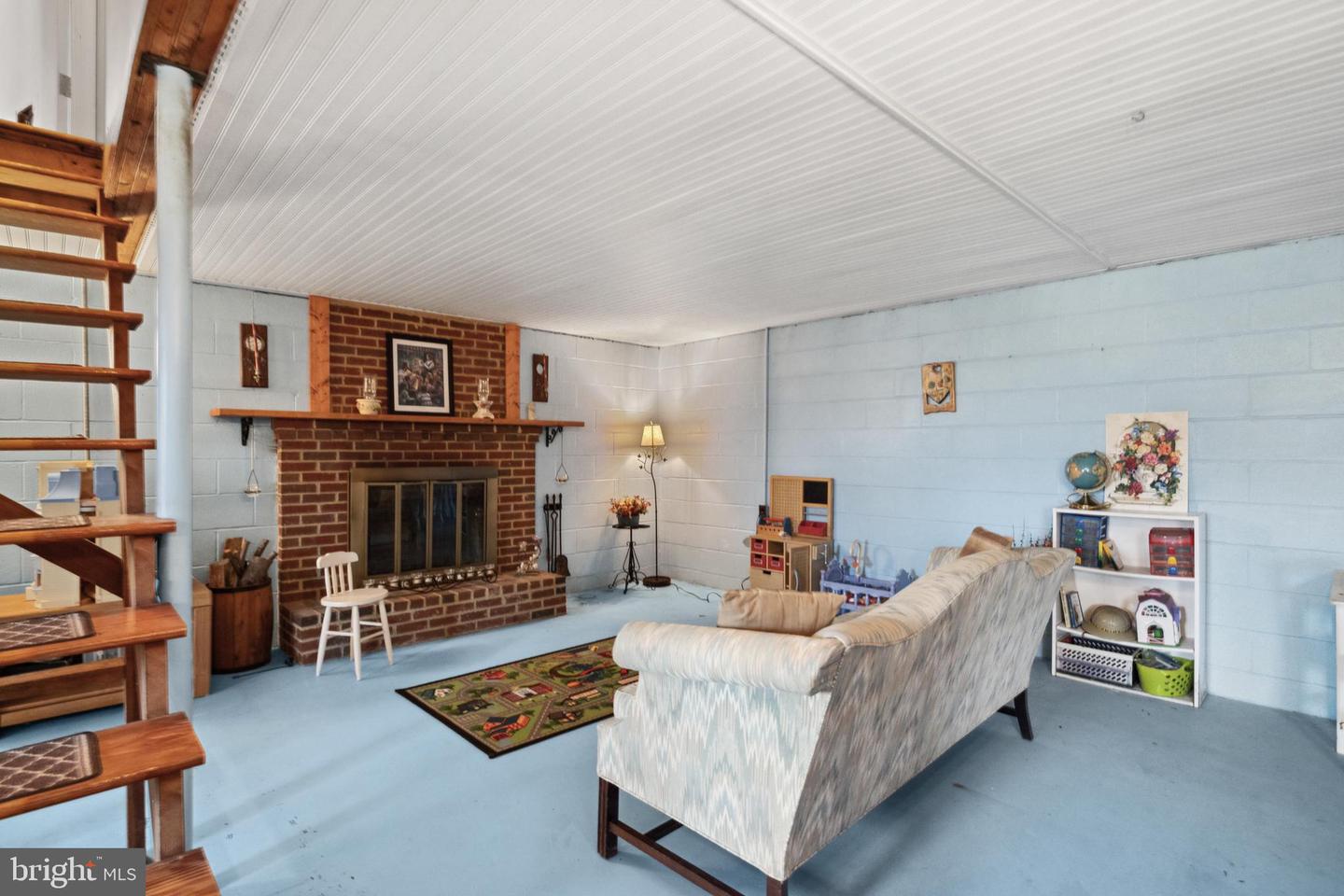 350 POORHOUSE RD, WINCHESTER, Virginia 22603, 3 Bedrooms Bedrooms, ,2 BathroomsBathrooms,Residential,For sale,350 POORHOUSE RD,VAFV2034196 MLS # VAFV2034196