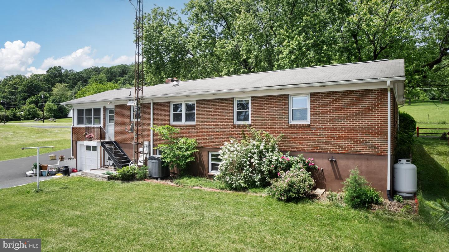 350 POORHOUSE RD, WINCHESTER, Virginia 22603, 3 Bedrooms Bedrooms, ,2 BathroomsBathrooms,Residential,For sale,350 POORHOUSE RD,VAFV2034196 MLS # VAFV2034196
