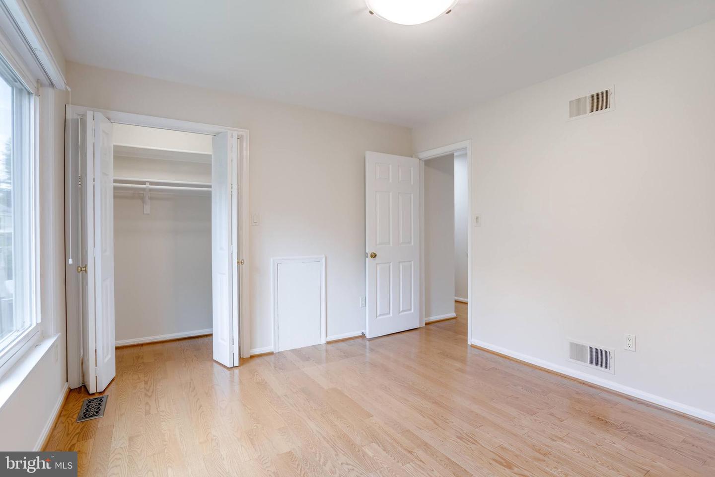 10518 MEADOW BRIDGE LN, FAIRFAX, Virginia 22030, 4 Bedrooms Bedrooms, ,3 BathroomsBathrooms,Residential,For sale,10518 MEADOW BRIDGE LN,VAFC2006324 MLS # VAFC2006324