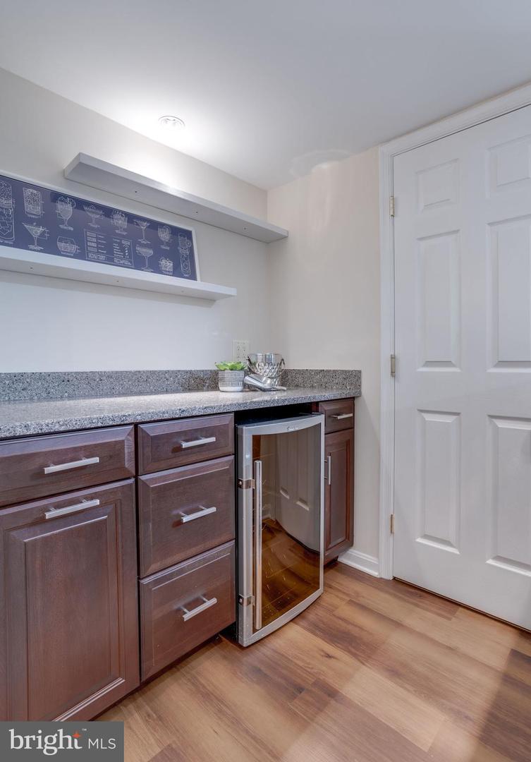 10518 MEADOW BRIDGE LN, FAIRFAX, Virginia 22030, 4 Bedrooms Bedrooms, ,3 BathroomsBathrooms,Residential,For sale,10518 MEADOW BRIDGE LN,VAFC2006324 MLS # VAFC2006324
