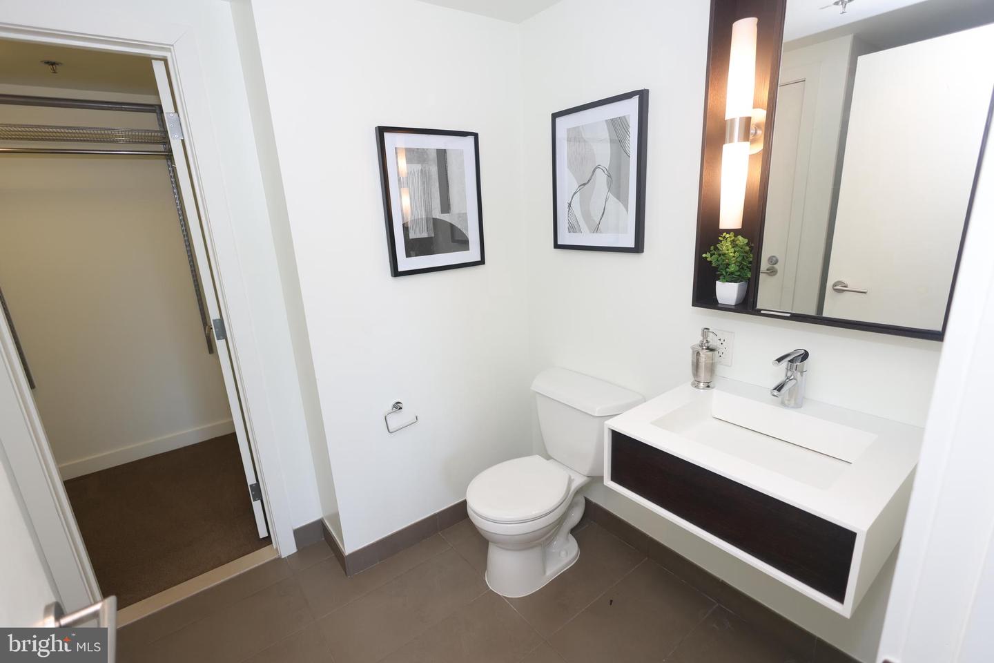 1515 15TH ST NW #424, WASHINGTON, District Of Columbia 20005, 2 Bedrooms Bedrooms, ,2 BathroomsBathrooms,Residential,For sale,1515 15TH ST NW #424,DCDC2201092 MLS # DCDC2201092