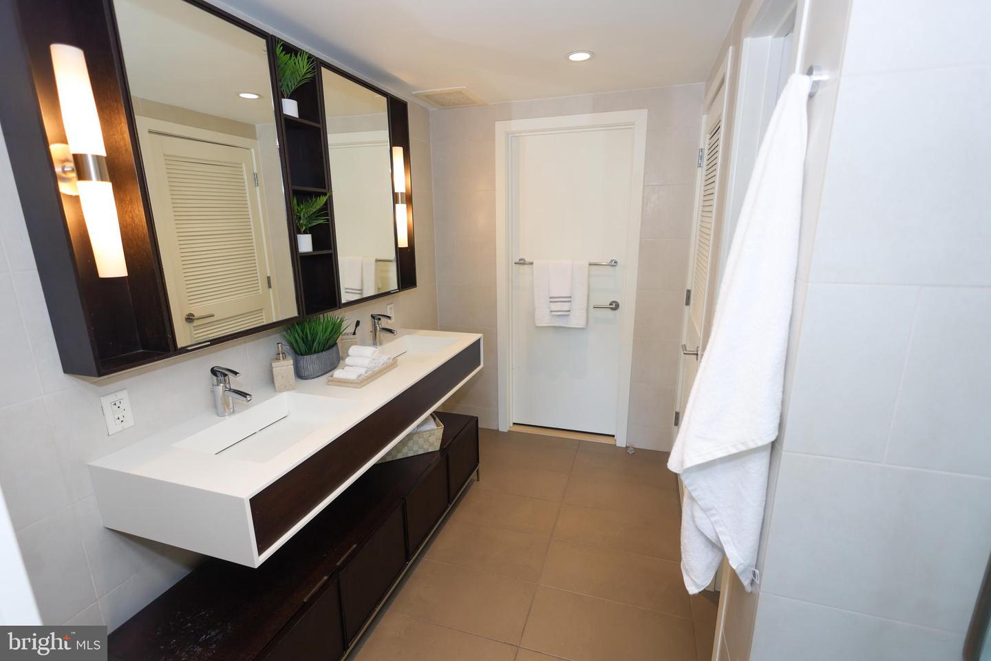 1515 15TH ST NW #424, WASHINGTON, District Of Columbia 20005, 2 Bedrooms Bedrooms, ,2 BathroomsBathrooms,Residential,For sale,1515 15TH ST NW #424,DCDC2201092 MLS # DCDC2201092