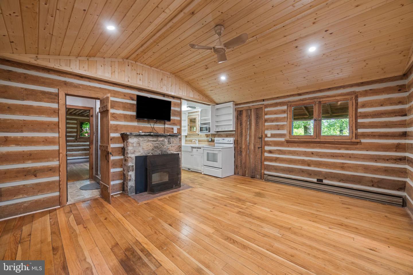 935 RIVER LODGE RD, LURAY, Virginia 22835, 2 Bedrooms Bedrooms, 3 Rooms Rooms,1 BathroomBathrooms,Residential,For sale,935 RIVER LODGE RD,VAPA2004916 MLS # VAPA2004916