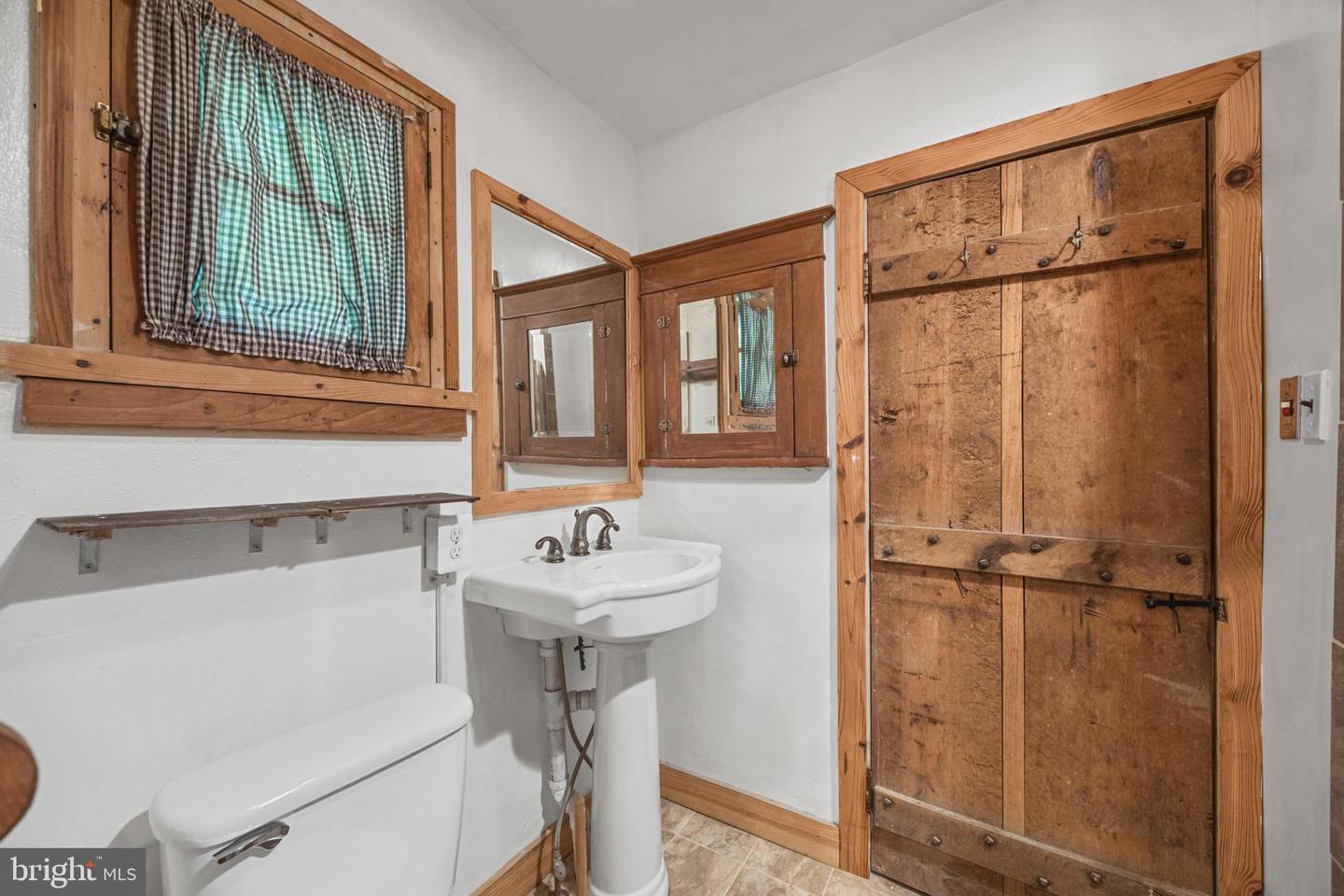 935 RIVER LODGE RD, LURAY, Virginia 22835, 2 Bedrooms Bedrooms, 3 Rooms Rooms,1 BathroomBathrooms,Residential,For sale,935 RIVER LODGE RD,VAPA2004916 MLS # VAPA2004916