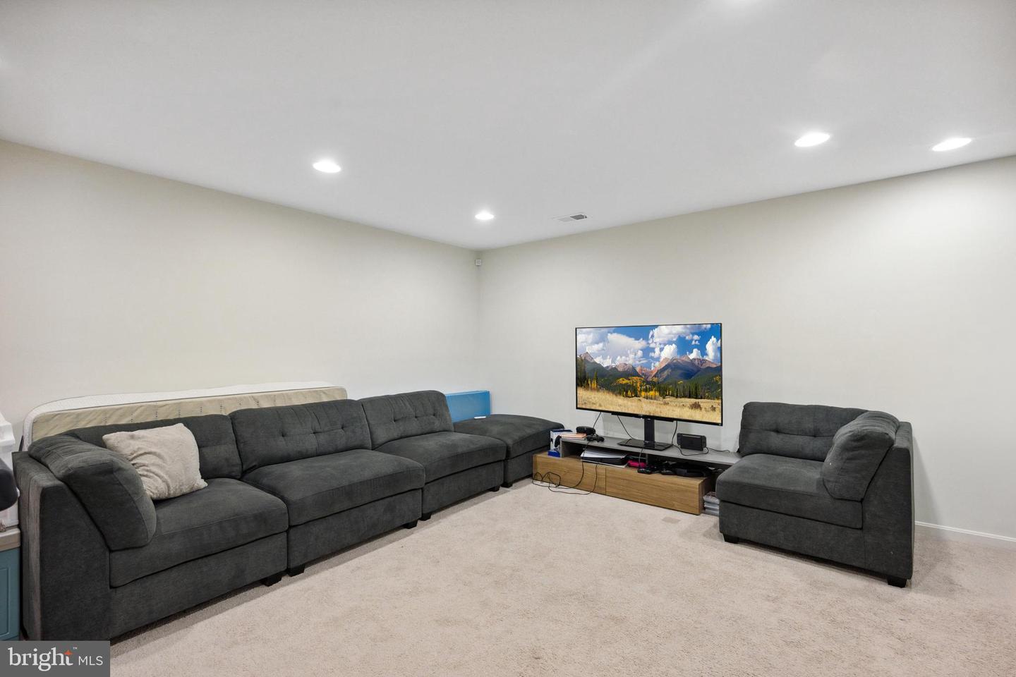 43447 SWEET BRANDY TER, ASHBURN, Virginia 20147, 4 Bedrooms Bedrooms, ,3 BathroomsBathrooms,Residential,For sale,43447 SWEET BRANDY TER,VALO2097140 MLS # VALO2097140