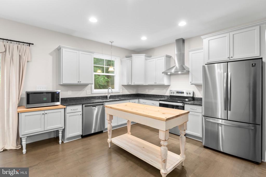 10701 THOMPSON LN, SPOTSYLVANIA, Virginia 22551, 3 Bedrooms Bedrooms, ,2 BathroomsBathrooms,Residential,10701 THOMPSON LN,VASP2033412 MLS # VASP2033412