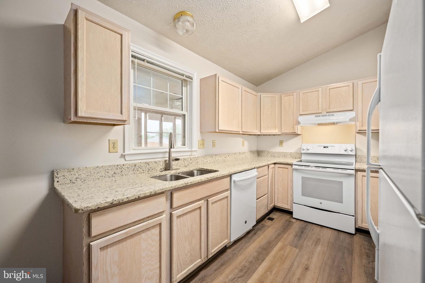 11810 FALCON RIDGE DR, FREDERICKSBURG, Virginia 22407, 3 Bedrooms Bedrooms, 6 Rooms Rooms,2 BathroomsBathrooms,Residential,For sale,11810 FALCON RIDGE DR,VASP2033244 MLS # VASP2033244