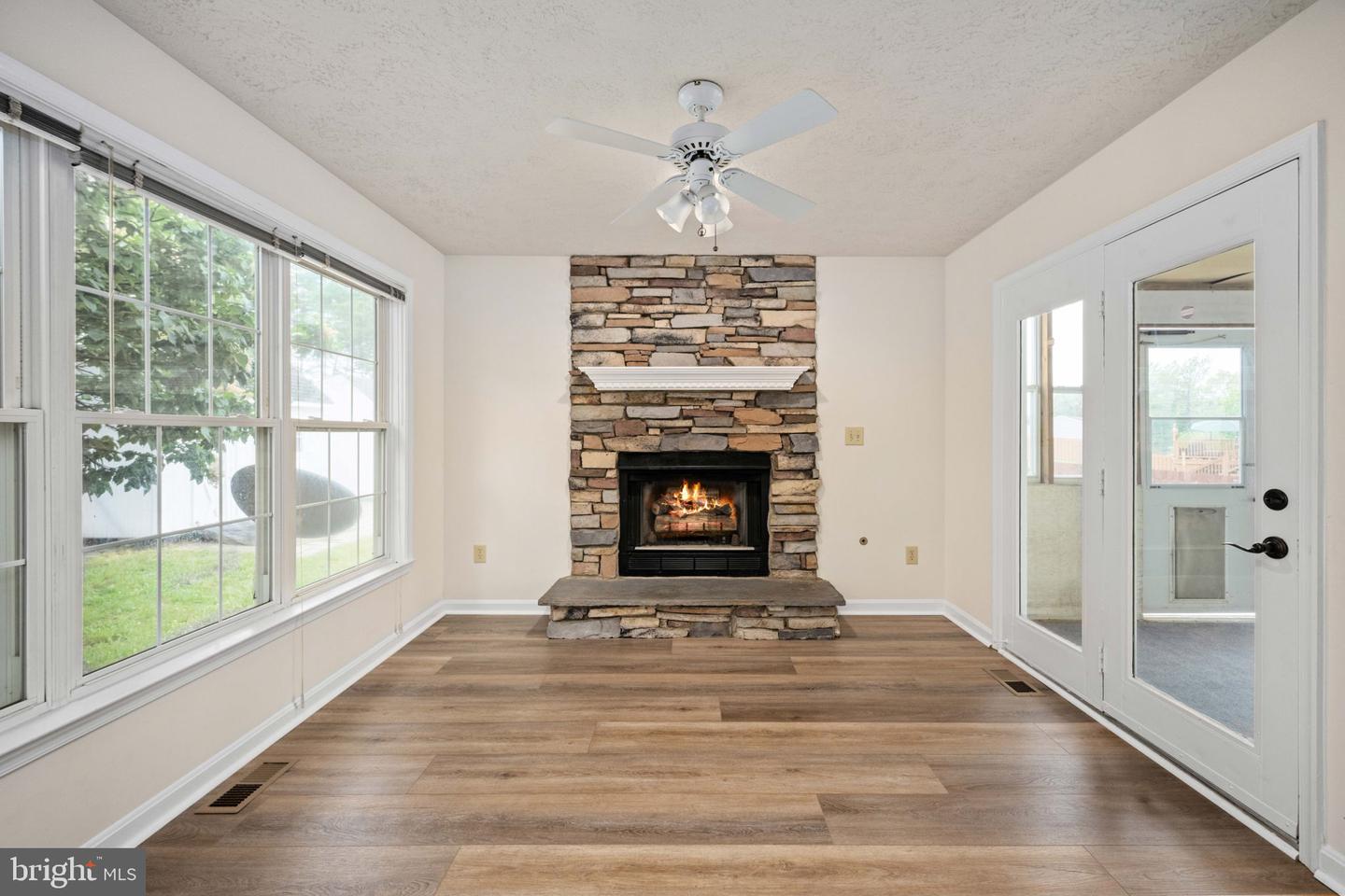 11810 FALCON RIDGE DR, FREDERICKSBURG, Virginia 22407, 3 Bedrooms Bedrooms, 6 Rooms Rooms,2 BathroomsBathrooms,Residential,For sale,11810 FALCON RIDGE DR,VASP2033244 MLS # VASP2033244