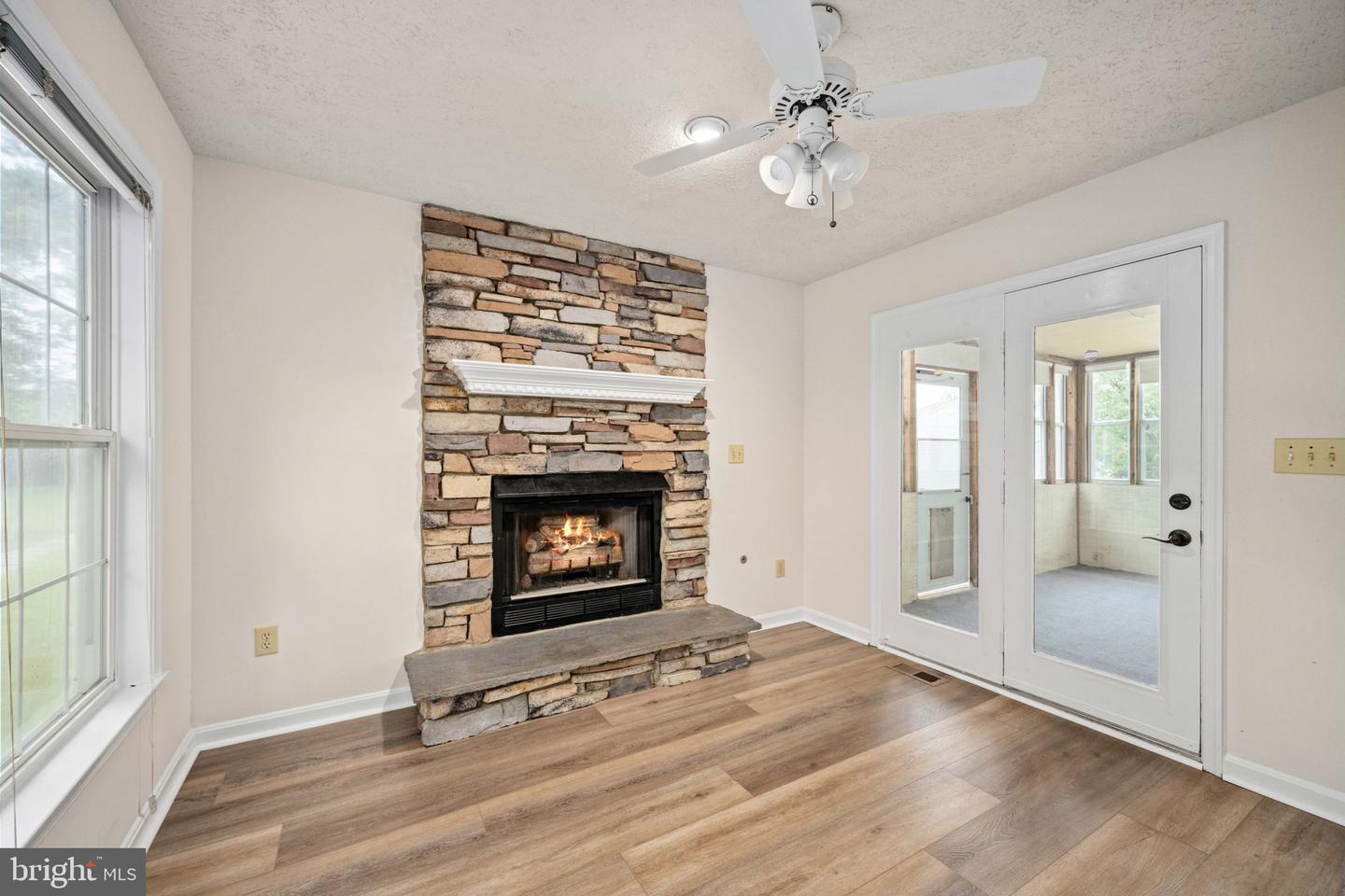 11810 FALCON RIDGE DR, FREDERICKSBURG, Virginia 22407, 3 Bedrooms Bedrooms, 6 Rooms Rooms,2 BathroomsBathrooms,Residential,For sale,11810 FALCON RIDGE DR,VASP2033244 MLS # VASP2033244