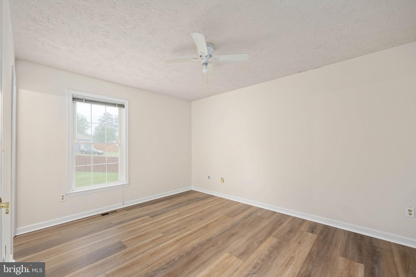 11810 FALCON RIDGE DR, FREDERICKSBURG, Virginia 22407, 3 Bedrooms Bedrooms, 6 Rooms Rooms,2 BathroomsBathrooms,Residential,For sale,11810 FALCON RIDGE DR,VASP2033244 MLS # VASP2033244