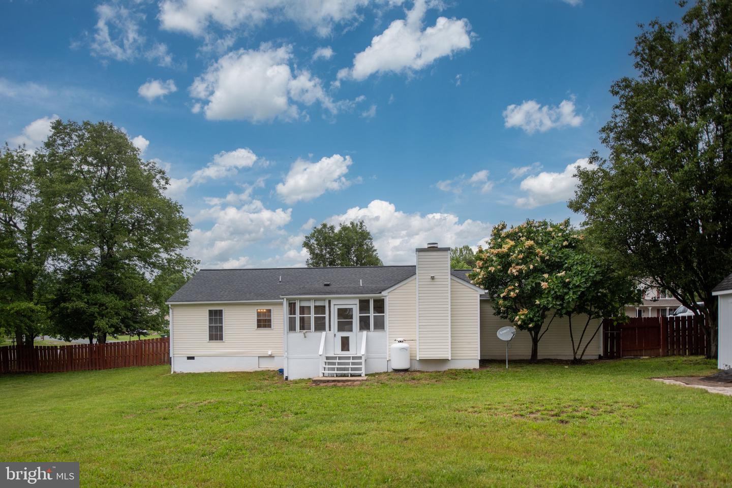 11810 FALCON RIDGE DR, FREDERICKSBURG, Virginia 22407, 3 Bedrooms Bedrooms, 6 Rooms Rooms,2 BathroomsBathrooms,Residential,For sale,11810 FALCON RIDGE DR,VASP2033244 MLS # VASP2033244