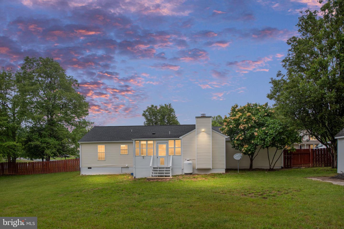 11810 FALCON RIDGE DR, FREDERICKSBURG, Virginia 22407, 3 Bedrooms Bedrooms, 6 Rooms Rooms,2 BathroomsBathrooms,Residential,For sale,11810 FALCON RIDGE DR,VASP2033244 MLS # VASP2033244