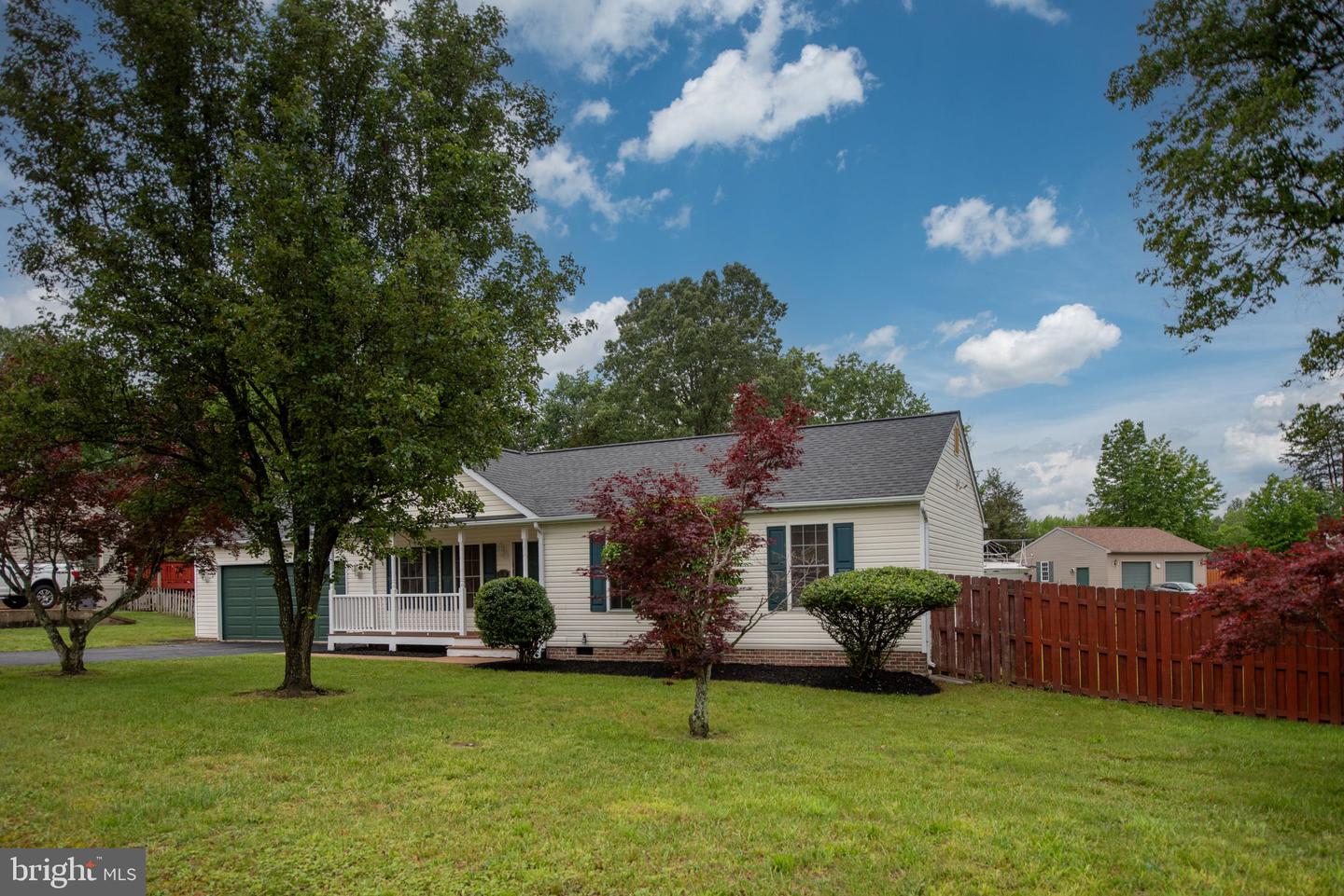 11810 FALCON RIDGE DR, FREDERICKSBURG, Virginia 22407, 3 Bedrooms Bedrooms, 6 Rooms Rooms,2 BathroomsBathrooms,Residential,For sale,11810 FALCON RIDGE DR,VASP2033244 MLS # VASP2033244