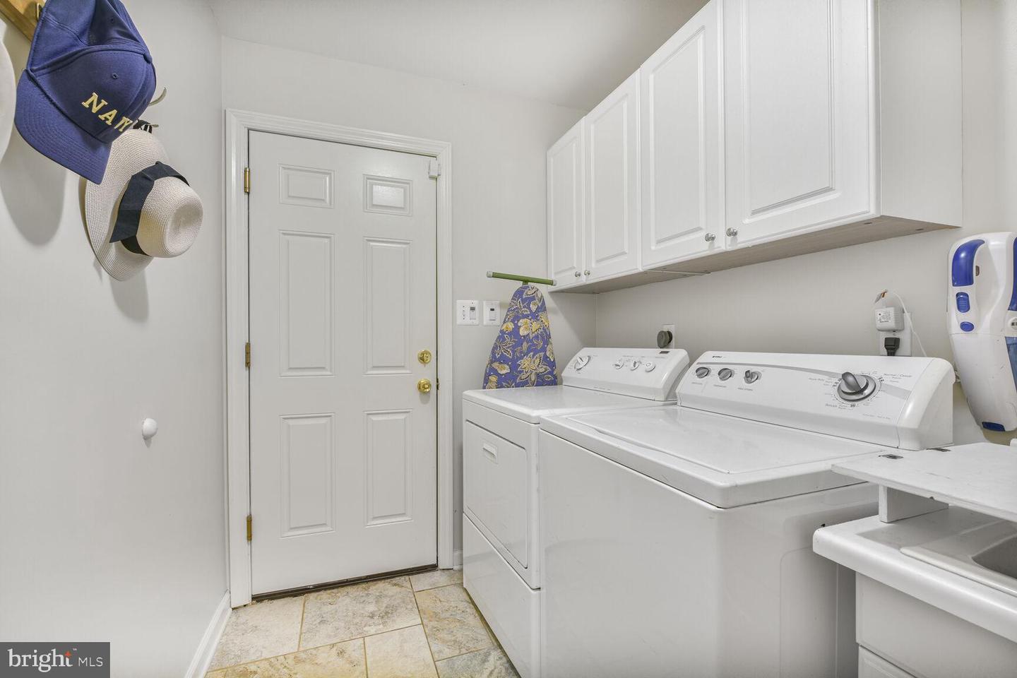 981 OLD HOLLY DR, GREAT FALLS, Virginia 22066, 5 Bedrooms Bedrooms, ,3 BathroomsBathrooms,Residential,For sale,981 OLD HOLLY DR,VAFX2242086 MLS # VAFX2242086