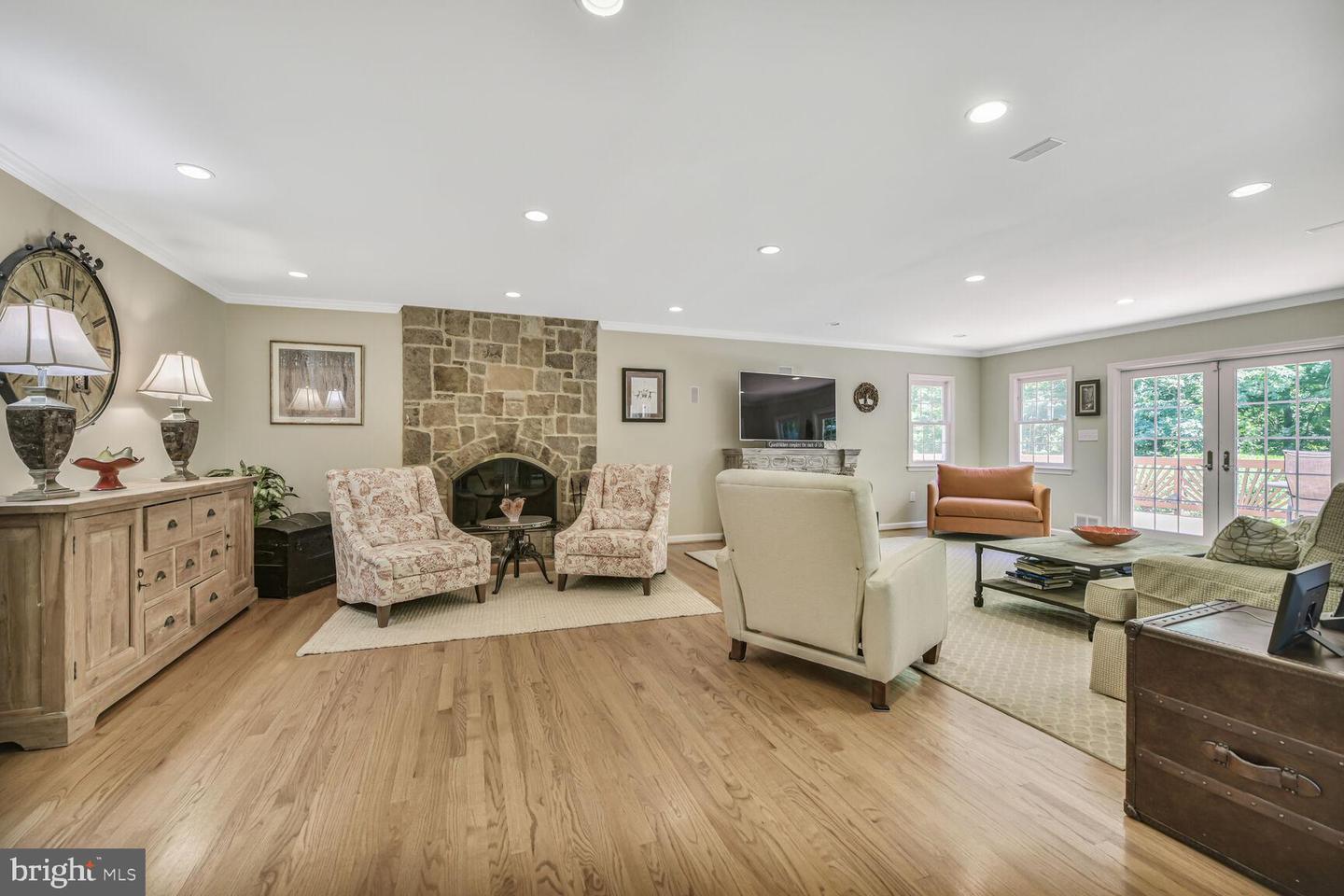 981 OLD HOLLY DR, GREAT FALLS, Virginia 22066, 5 Bedrooms Bedrooms, ,3 BathroomsBathrooms,Residential,For sale,981 OLD HOLLY DR,VAFX2242086 MLS # VAFX2242086