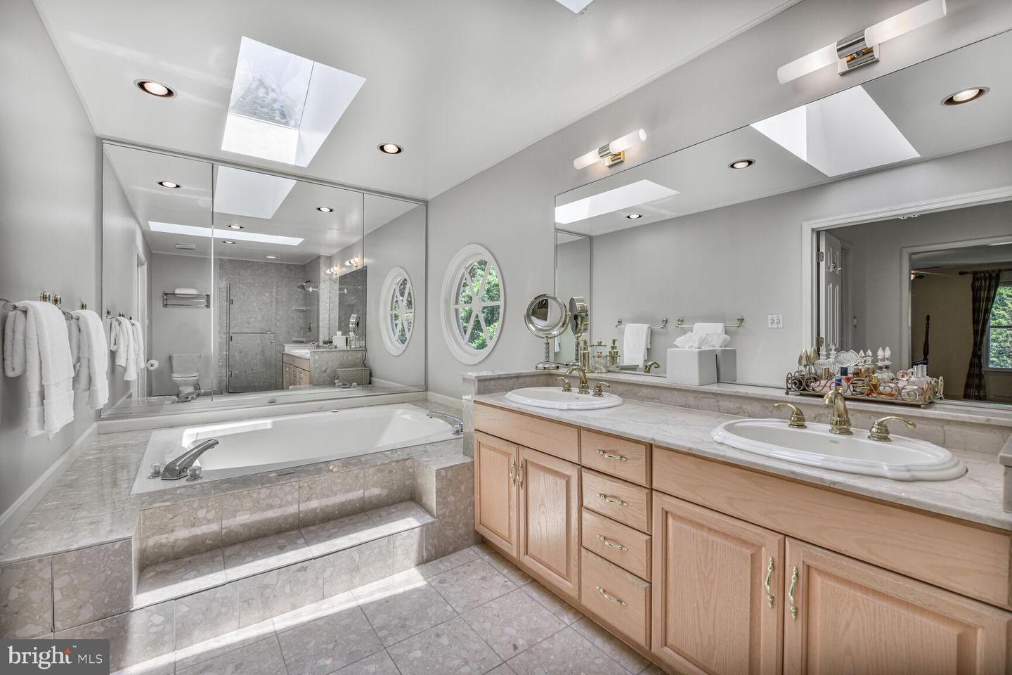 981 OLD HOLLY DR, GREAT FALLS, Virginia 22066, 5 Bedrooms Bedrooms, ,3 BathroomsBathrooms,Residential,For sale,981 OLD HOLLY DR,VAFX2242086 MLS # VAFX2242086