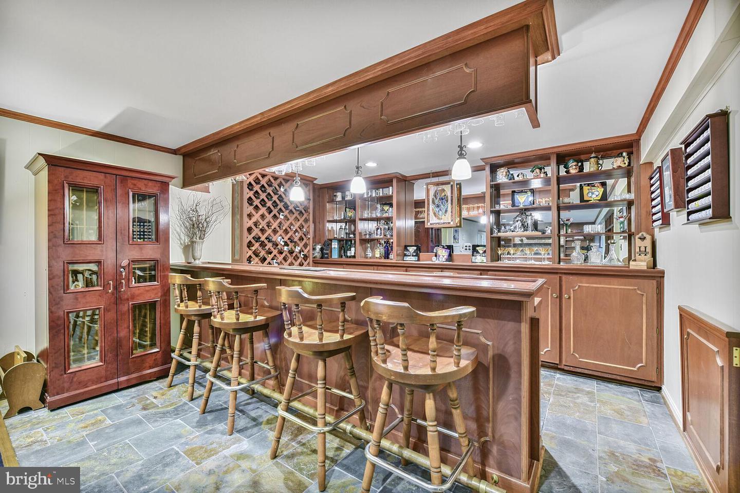 981 OLD HOLLY DR, GREAT FALLS, Virginia 22066, 5 Bedrooms Bedrooms, ,3 BathroomsBathrooms,Residential,For sale,981 OLD HOLLY DR,VAFX2242086 MLS # VAFX2242086