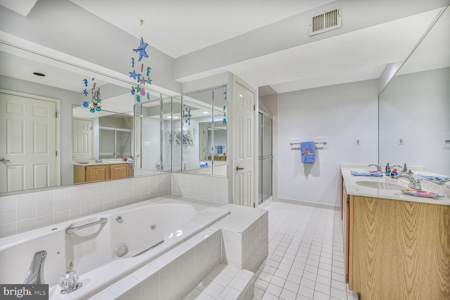 981 OLD HOLLY DR, GREAT FALLS, Virginia 22066, 5 Bedrooms Bedrooms, ,3 BathroomsBathrooms,Residential,For sale,981 OLD HOLLY DR,VAFX2242086 MLS # VAFX2242086