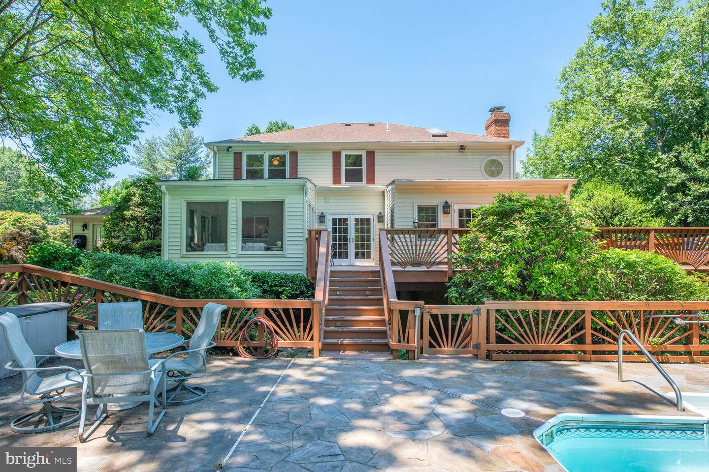 981 OLD HOLLY DR, GREAT FALLS, Virginia 22066, 5 Bedrooms Bedrooms, ,3 BathroomsBathrooms,Residential,For sale,981 OLD HOLLY DR,VAFX2242086 MLS # VAFX2242086
