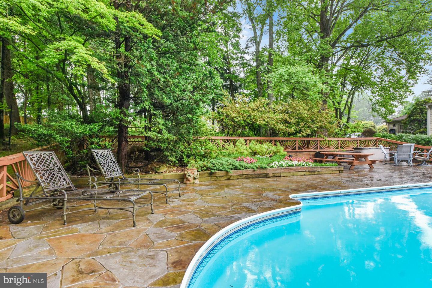 981 OLD HOLLY DR, GREAT FALLS, Virginia 22066, 5 Bedrooms Bedrooms, ,3 BathroomsBathrooms,Residential,For sale,981 OLD HOLLY DR,VAFX2242086 MLS # VAFX2242086