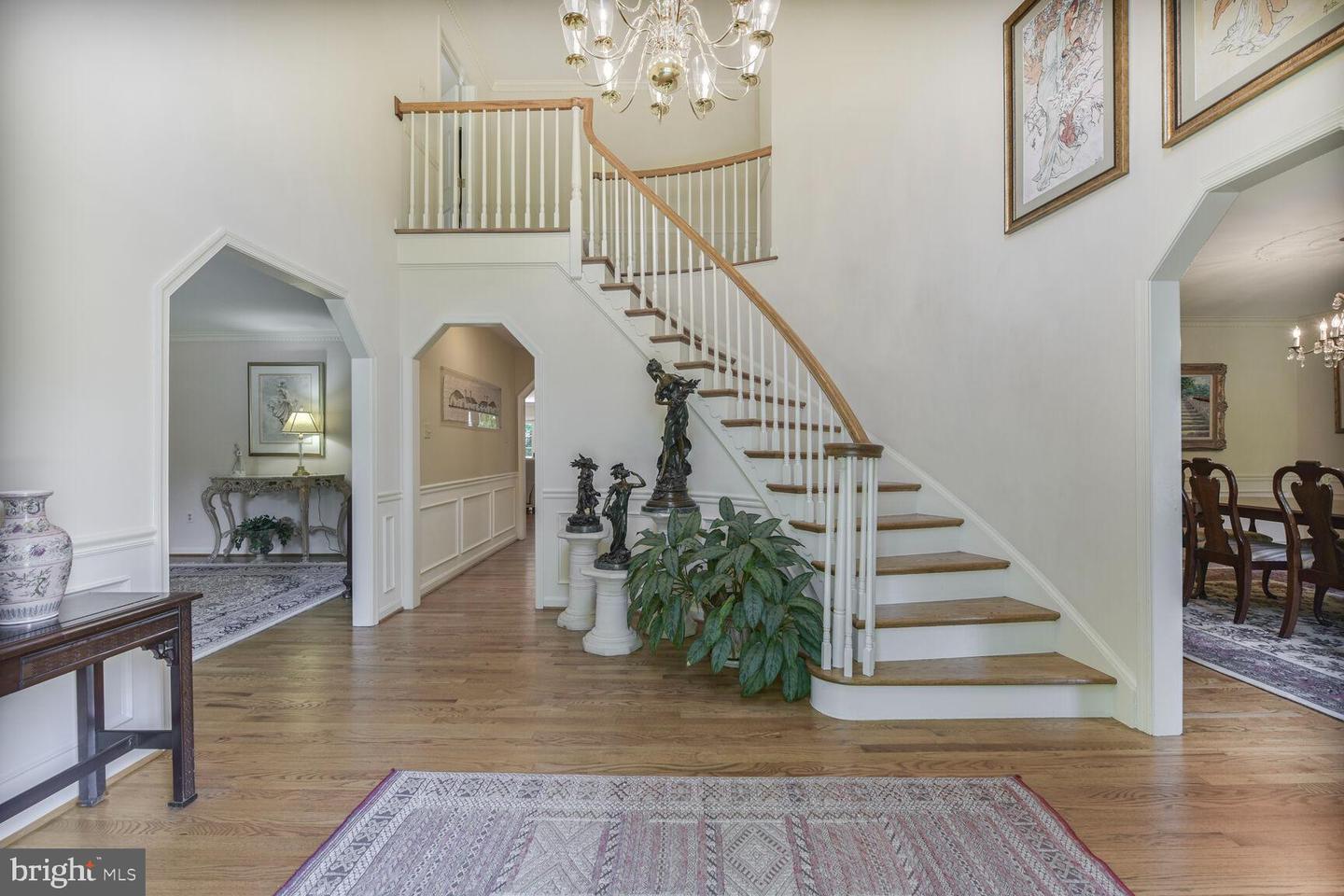 981 OLD HOLLY DR, GREAT FALLS, Virginia 22066, 5 Bedrooms Bedrooms, ,3 BathroomsBathrooms,Residential,For sale,981 OLD HOLLY DR,VAFX2242086 MLS # VAFX2242086