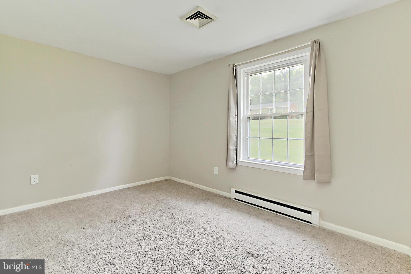 12089 MCDONALDS LN, HUME, Virginia 22639, 4 Bedrooms Bedrooms, ,1 BathroomBathrooms,Residential,For sale,12089 MCDONALDS LN,VAFQ2016718 MLS # VAFQ2016718