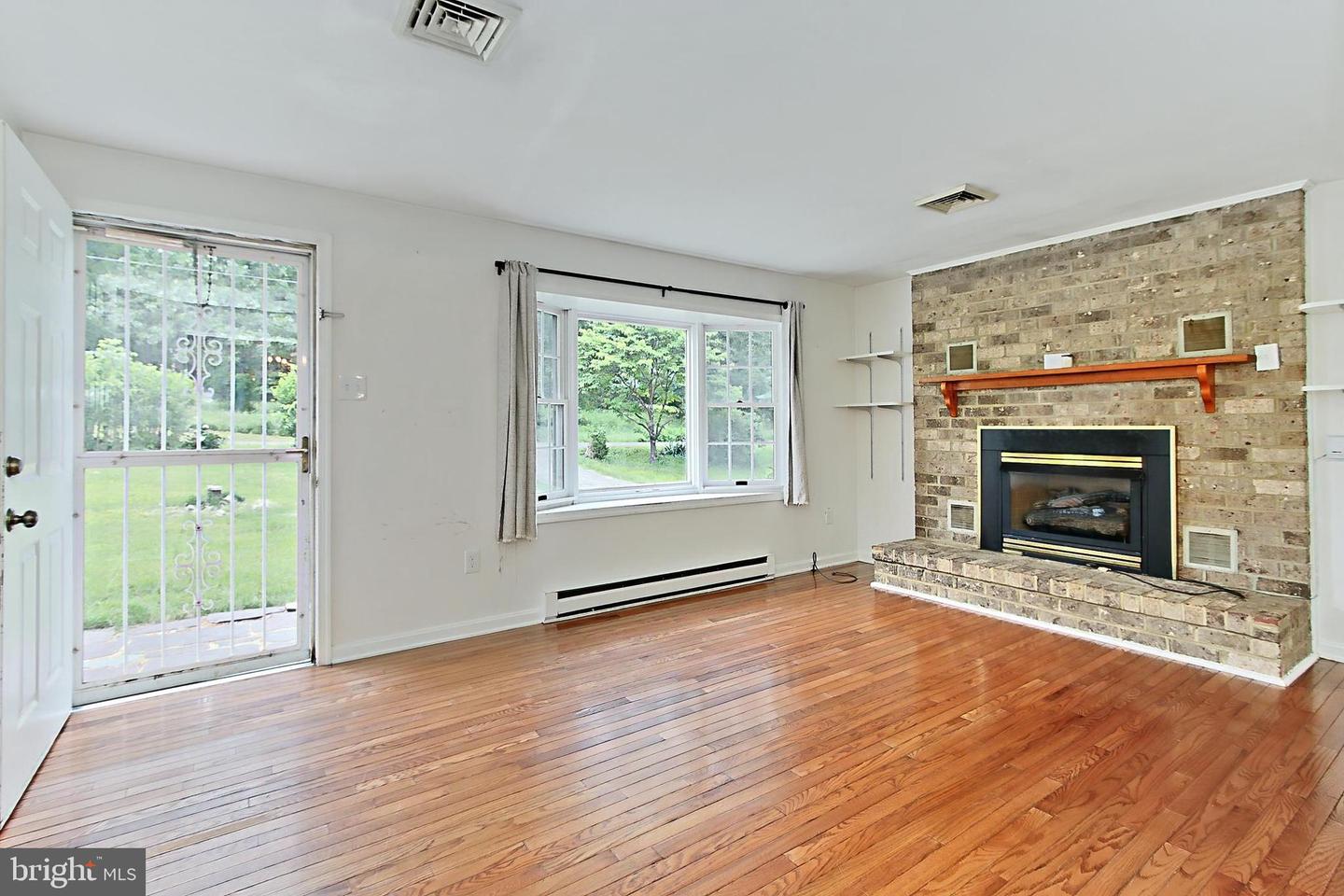 12089 MCDONALDS LN, HUME, Virginia 22639, 4 Bedrooms Bedrooms, ,1 BathroomBathrooms,Residential,For sale,12089 MCDONALDS LN,VAFQ2016718 MLS # VAFQ2016718