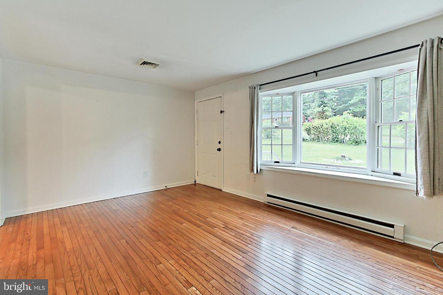 12089 MCDONALDS LN, HUME, Virginia 22639, 4 Bedrooms Bedrooms, ,1 BathroomBathrooms,Residential,For sale,12089 MCDONALDS LN,VAFQ2016718 MLS # VAFQ2016718