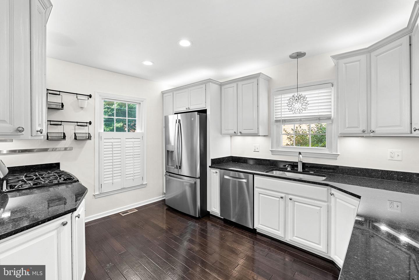 19-A W UHLER AVE, ALEXANDRIA, Virginia 22301, 3 Bedrooms Bedrooms, ,2 BathroomsBathrooms,Residential,For sale,19-A W UHLER AVE,VAAX2045544 MLS # VAAX2045544