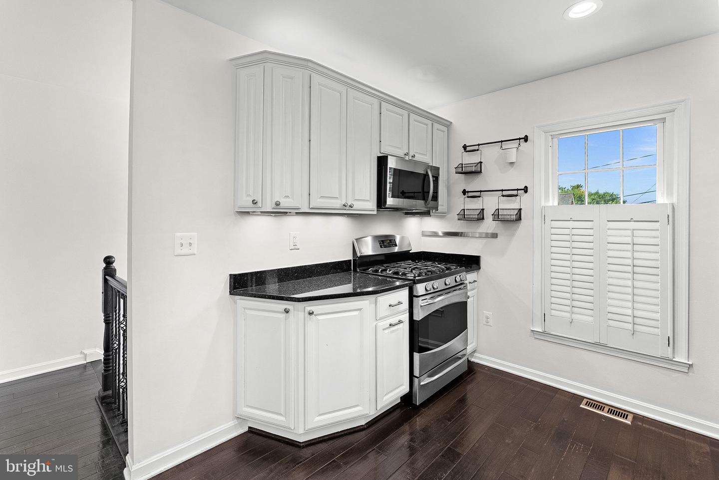 19-A W UHLER AVE, ALEXANDRIA, Virginia 22301, 3 Bedrooms Bedrooms, ,2 BathroomsBathrooms,Residential,For sale,19-A W UHLER AVE,VAAX2045544 MLS # VAAX2045544