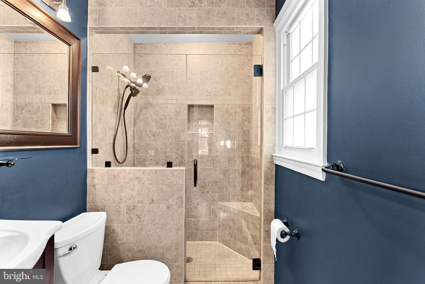 19-A W UHLER AVE, ALEXANDRIA, Virginia 22301, 3 Bedrooms Bedrooms, ,2 BathroomsBathrooms,Residential,For sale,19-A W UHLER AVE,VAAX2045544 MLS # VAAX2045544