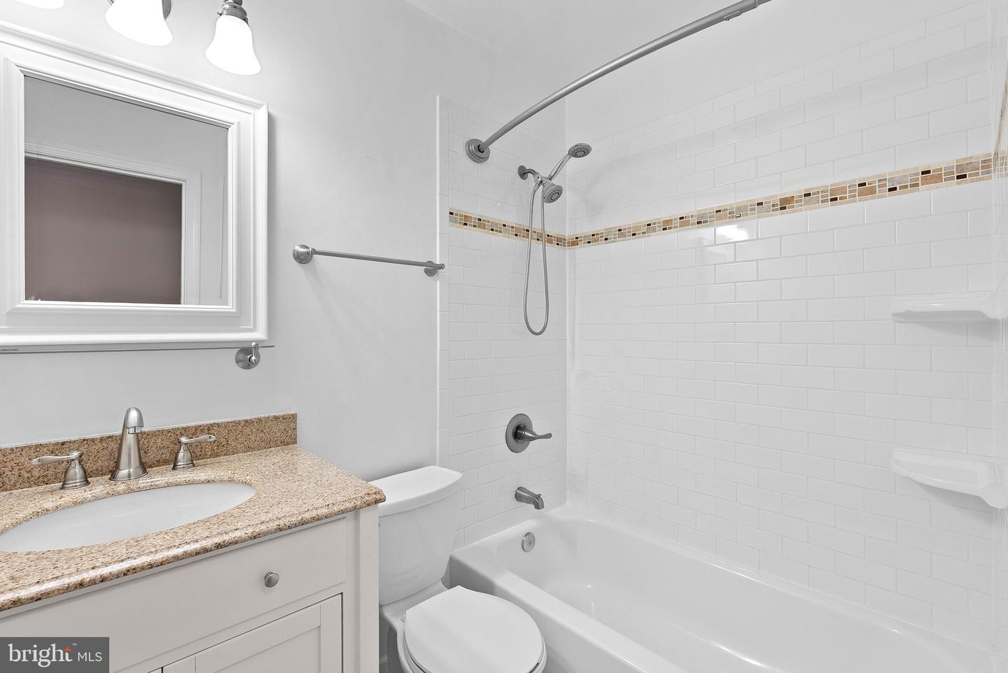 19-A W UHLER AVE, ALEXANDRIA, Virginia 22301, 3 Bedrooms Bedrooms, ,2 BathroomsBathrooms,Residential,For sale,19-A W UHLER AVE,VAAX2045544 MLS # VAAX2045544