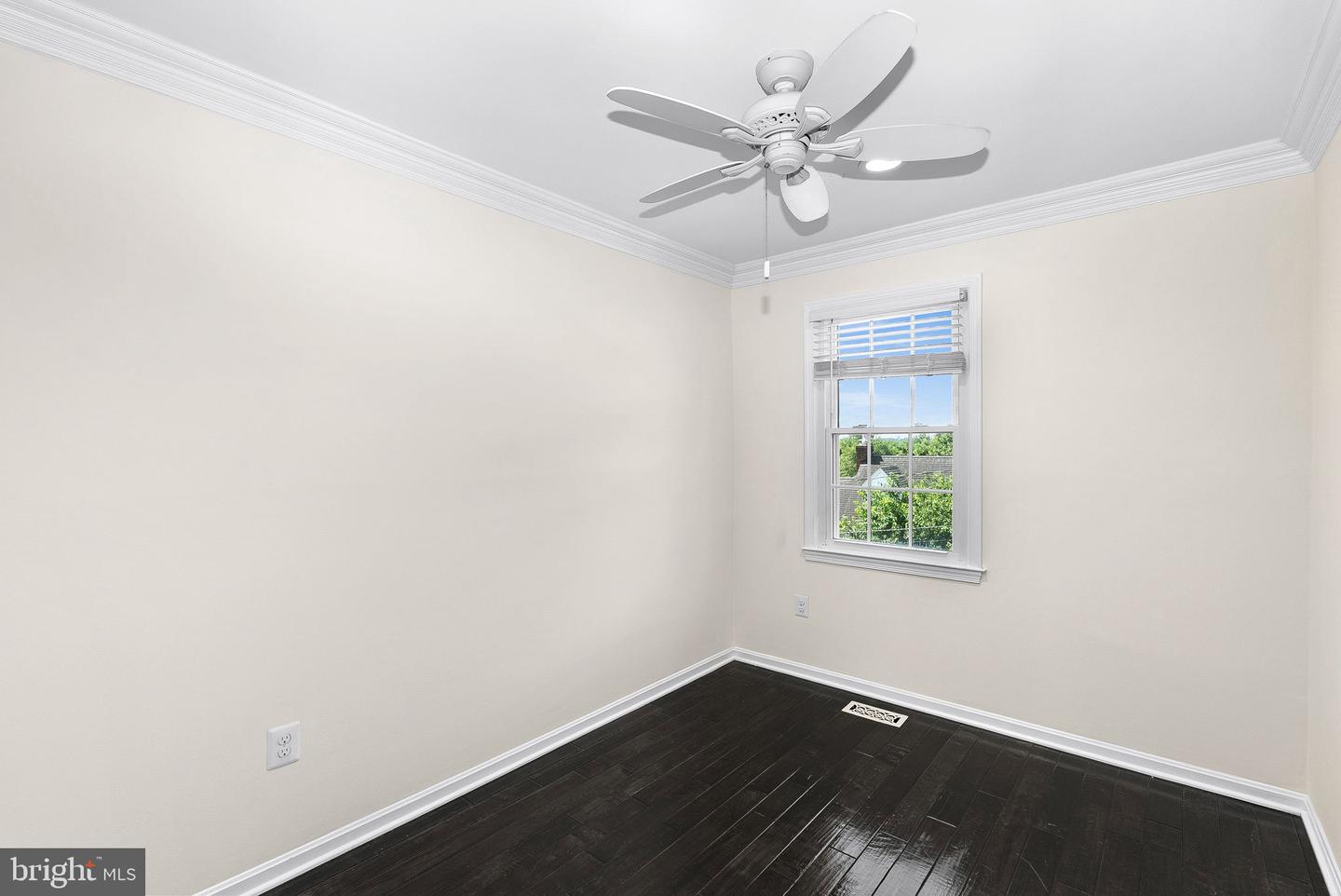 19-A W UHLER AVE, ALEXANDRIA, Virginia 22301, 3 Bedrooms Bedrooms, ,2 BathroomsBathrooms,Residential,For sale,19-A W UHLER AVE,VAAX2045544 MLS # VAAX2045544