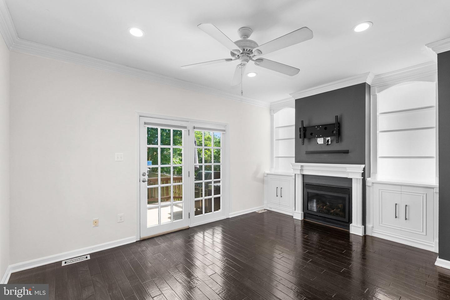 19-A W UHLER AVE, ALEXANDRIA, Virginia 22301, 3 Bedrooms Bedrooms, ,2 BathroomsBathrooms,Residential,For sale,19-A W UHLER AVE,VAAX2045544 MLS # VAAX2045544