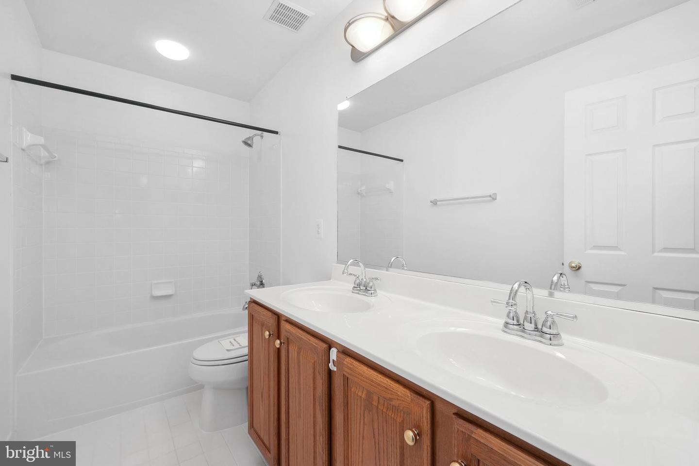 21514 TITHABLES CIR, BROADLANDS, Virginia 20148, 4 Bedrooms Bedrooms, ,3 BathroomsBathrooms,Residential,For sale,21514 TITHABLES CIR,VALO2097378 MLS # VALO2097378