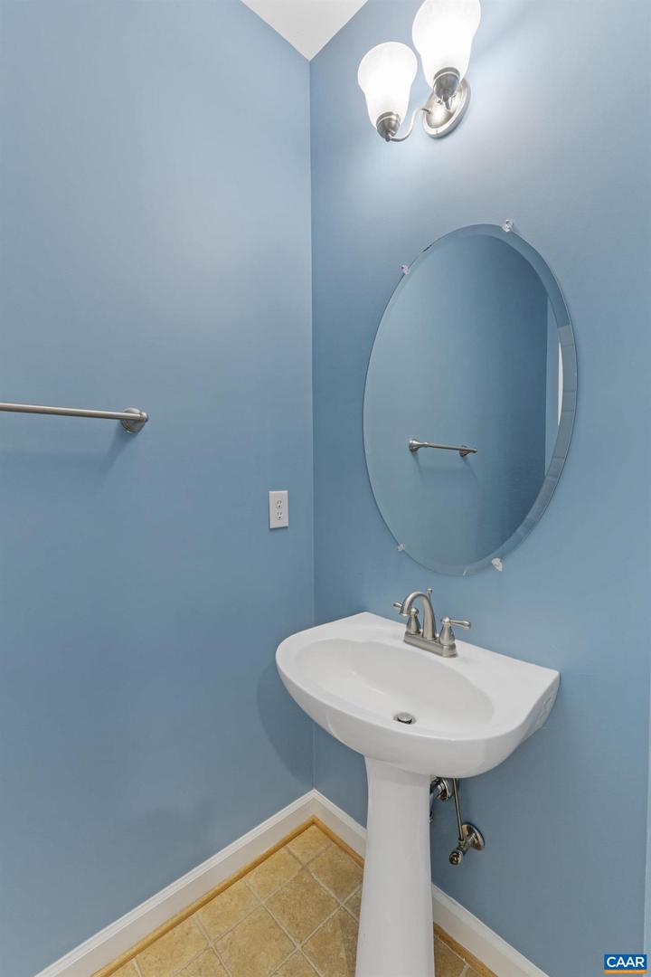 6082 ROTHWELL LN, CROZET, Virginia 22932, 4 Bedrooms Bedrooms, ,2 BathroomsBathrooms,Residential,For sale,6082 ROTHWELL LN,664785 MLS # 664785